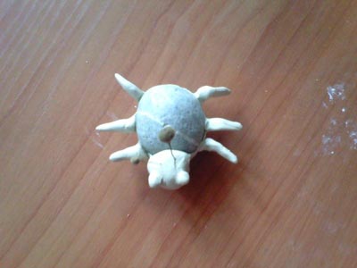 Комахи з природного матеріалу