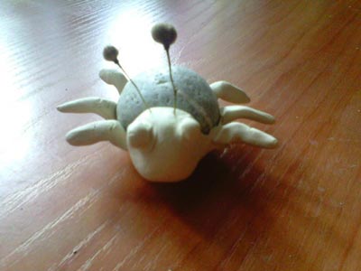 Комахи з природного матеріалу