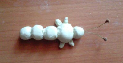 Комахи з природного матеріалу