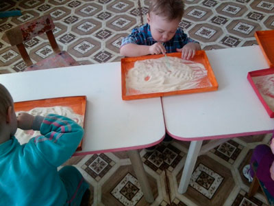 «Сніг білий і пухнастий в повітрі крутитися»