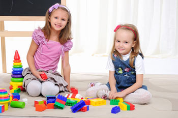 Граючи, танцюючи, слухаємо, думаємо і правильно говоримо