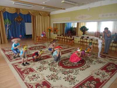 Інсценізація пісні «Ми гриби Антошки, Маші і Сережки»