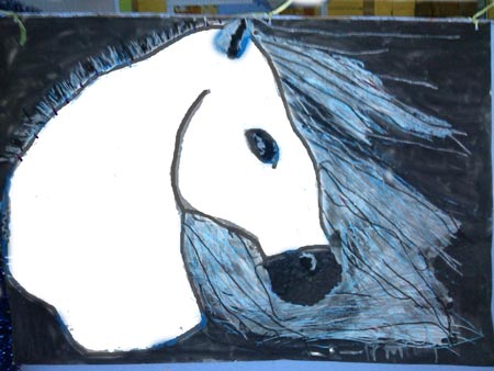 заповнили чорну частину морди круглими шматочками чорного пластиліну, око і вухо заклеїли нарізаною пряжею